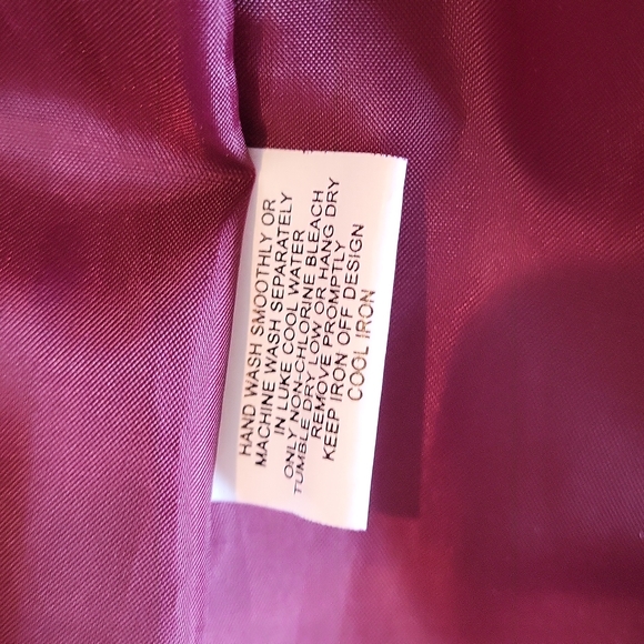 Colosseum Women's Maroon Puffer Vest. Very Goodq Condition. Size XL. - Picture 7 of 7